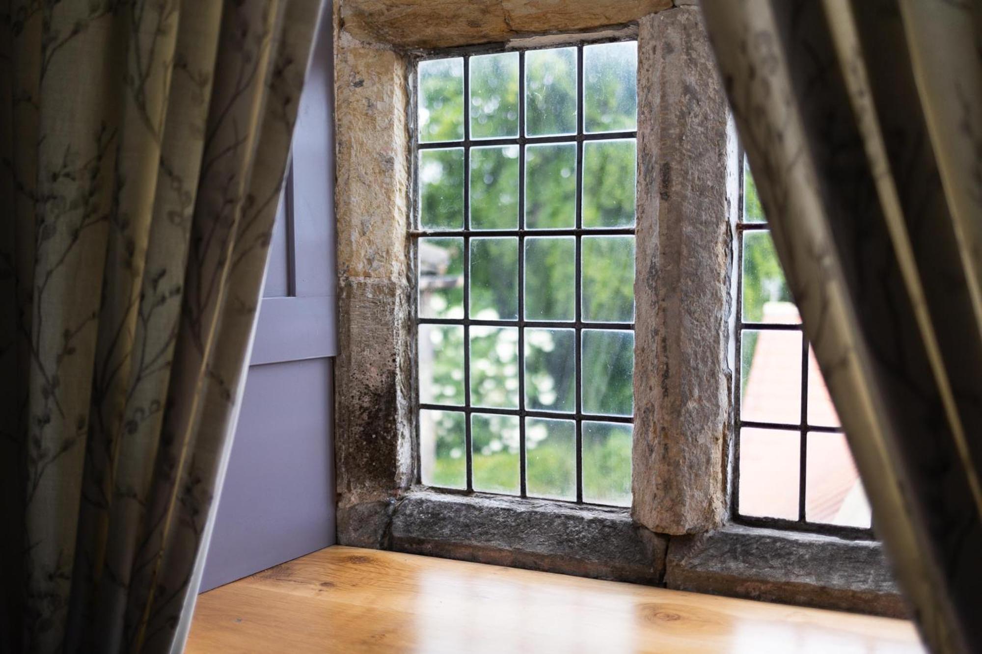 Killerby Old Hall With Hot Tub And Swimming Pool Scarborough Exterior foto